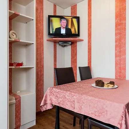 Haus Aristella Апартаменты Зас-Фе