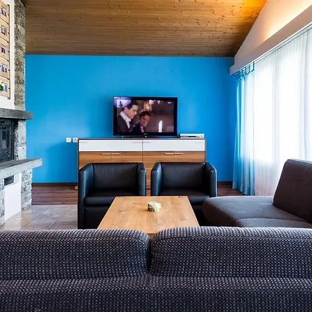 Haus Aristella Апартаменты Зас-Фе